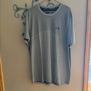 Under Armour Men's Short Sleeve Gray Tee